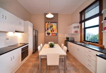 Burnie City Apartments has Balcony rooms