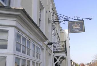 Crown Hotel Brackley allows 18 year olds to book a room