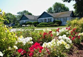 Lakeview Lodge and Cottages has Balcony rooms
