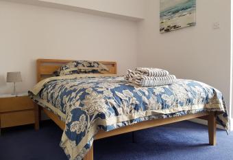 Alexandra Lodge Guest House allows 18 year olds to book a room