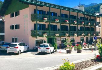 Hotel Zeni allows 18 year olds to book a room