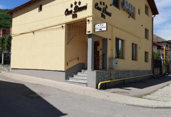 Casa Daomi allows 18 year olds to book a room