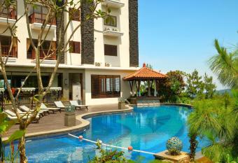 The Grand Hill Resort-Hotel has Balcony rooms