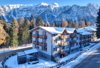 Hotel Fantelli has Balcony rooms