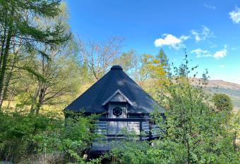 Aos S   Lodges allows 18 year olds to book a room