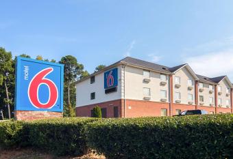 Motel 6 Jonesboro allows 18 year olds to book a room