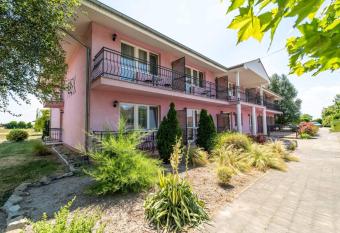 Apartm  ny Karmon Park has Balcony rooms