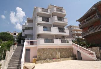 Villa Beba has Balcony rooms