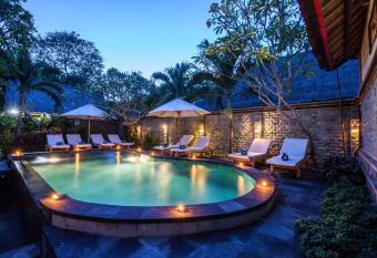 The Nicho s Bungalows & Villas has Balcony rooms