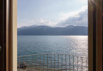 La Casetta Varenna has Balcony rooms