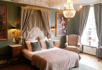 Boutique Hotel Huys van Leyden allows 18 year olds to book a room