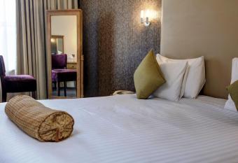 Best Western Thurrock Hotel allows 18 year olds to book a room