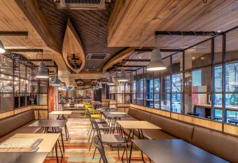 ibis Styles Warszawa Centrum allows 18 year olds to book a room