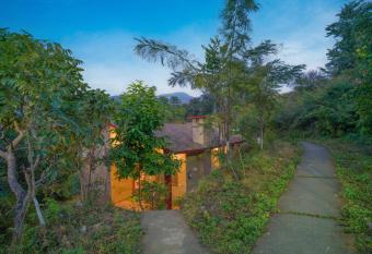 LaHermitage Resort has Balcony rooms