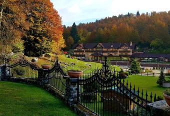 La Bocchetta Romantic Spa Hotel e Ristorante allows 18 year olds to book a room
