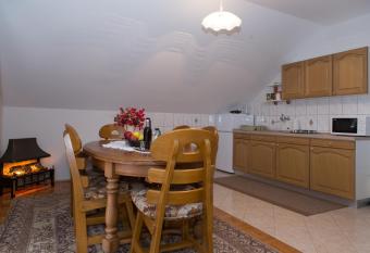 Apartman Dubrav  i   has Balcony rooms