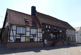 Gasthaus  allows 18 year olds to book a room