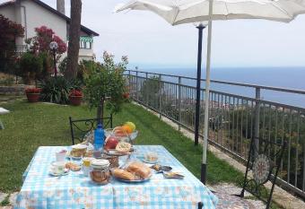 AnteMARE has Balcony rooms