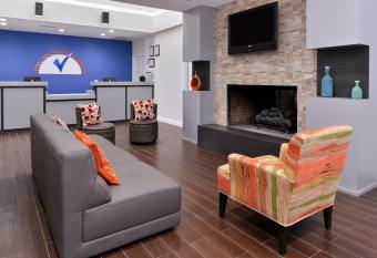 Americas Best Value Inn & Suites Extended Stay o Tulsa has Balcony rooms