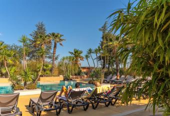 Domaine La Pin  de Enchant  e allows 18 year olds to book a room