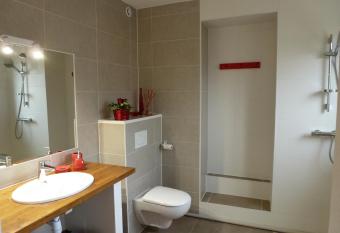 Chambres d h  tes Les Coquelicots has Balcony rooms