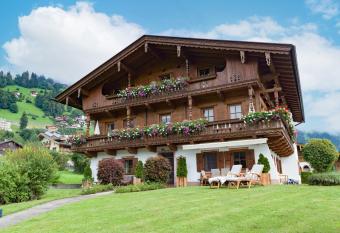 Huaterhof has Balcony rooms
