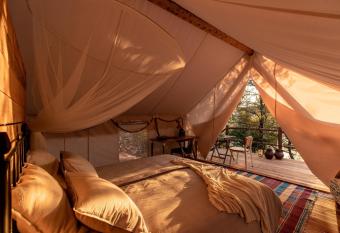Plage Cach  e - Glamping has Balcony rooms
