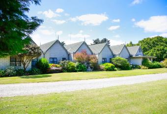 Bulls Motel & Holiday Park allows 18 year olds to book a room
