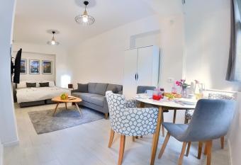 Apartments Valentina - free parking allows 18 year olds to book a room