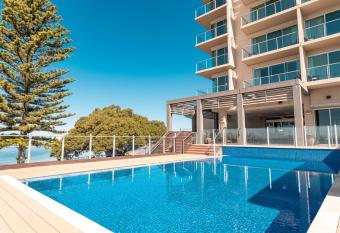 Port Lincoln Hotel allows 18 year olds to book a room