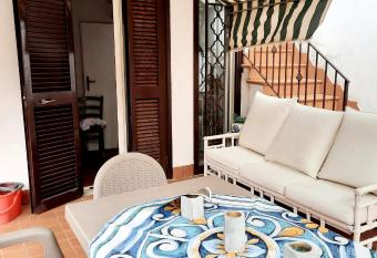 Med  -Le case di Franci has Balcony rooms