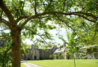 Dartington Hall allows 18 year olds to book a room