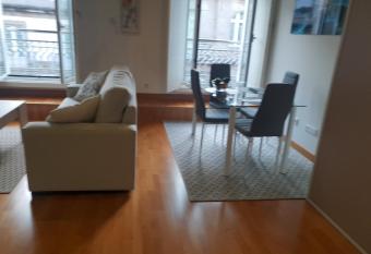 Loft Vel  zquez Moreno 35 allows 18 year olds to book a room