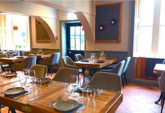 The Curious Fox allows 18 year olds to book a room