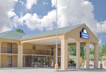 Days Inn by Wyndham Andalusia has Smoking rooms