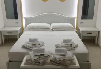 Bella Costa - lungomare Porto Cesareo has Balcony rooms