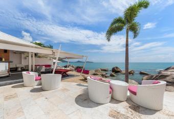 Beluga Boutique Hotel allows 18 year olds to book a room