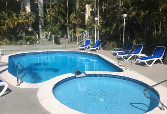 Copacabana Apartments allows 18 year olds to book a room