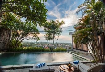 The Kawan Jimbaran has Balcony rooms