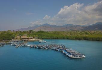 Mimpi Resort Menjangan has Balcony rooms