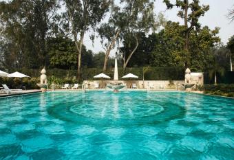 The Imperial, New Delhi has rooms with a private hot tub