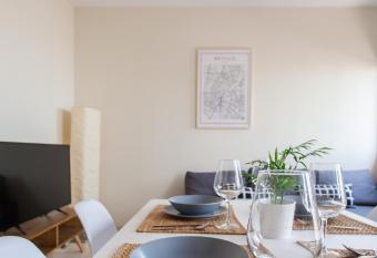 Apartamento D  plex en la Alameda de Sevilla has Smoking/Balcony rooms