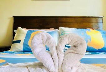 En Gee   s Crib has Balcony rooms