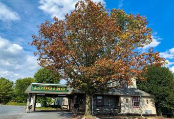 The Country Inn of Lancaster has Balcony rooms