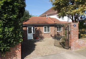 Middlethorpe Apartment has Balcony rooms