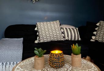 La Planque - Chambres avec Jacuzzi has Balcony rooms