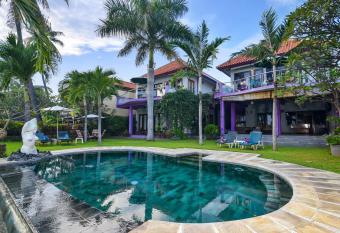 Dolphin Beach Bali has Balcony rooms