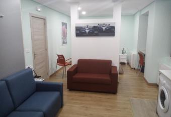 Apartamentos Coraz  n del H  medo allows 18 year olds to book a room