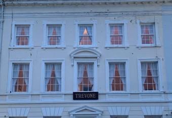 THE TREVONE, Llandudno allows 18 year olds to book a room