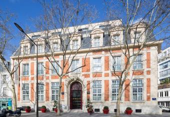 Le Parchamp, a Tribute Portfolio Hotel, Paris Boulogne has Balcony rooms